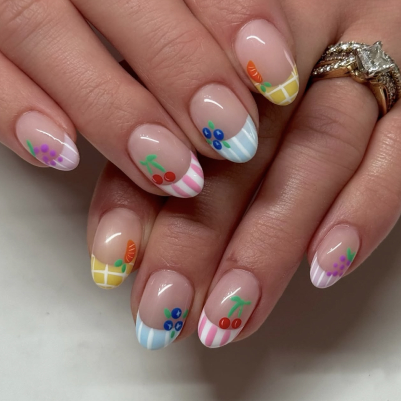 24Pcs Simple Almond Nails Tips - đánh giá và giá Nail Art Oval